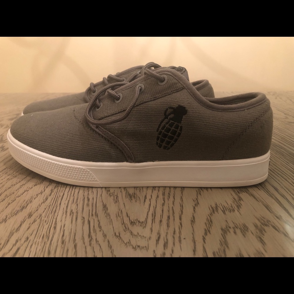 Grenade sneakers Men’s Sz 8.5